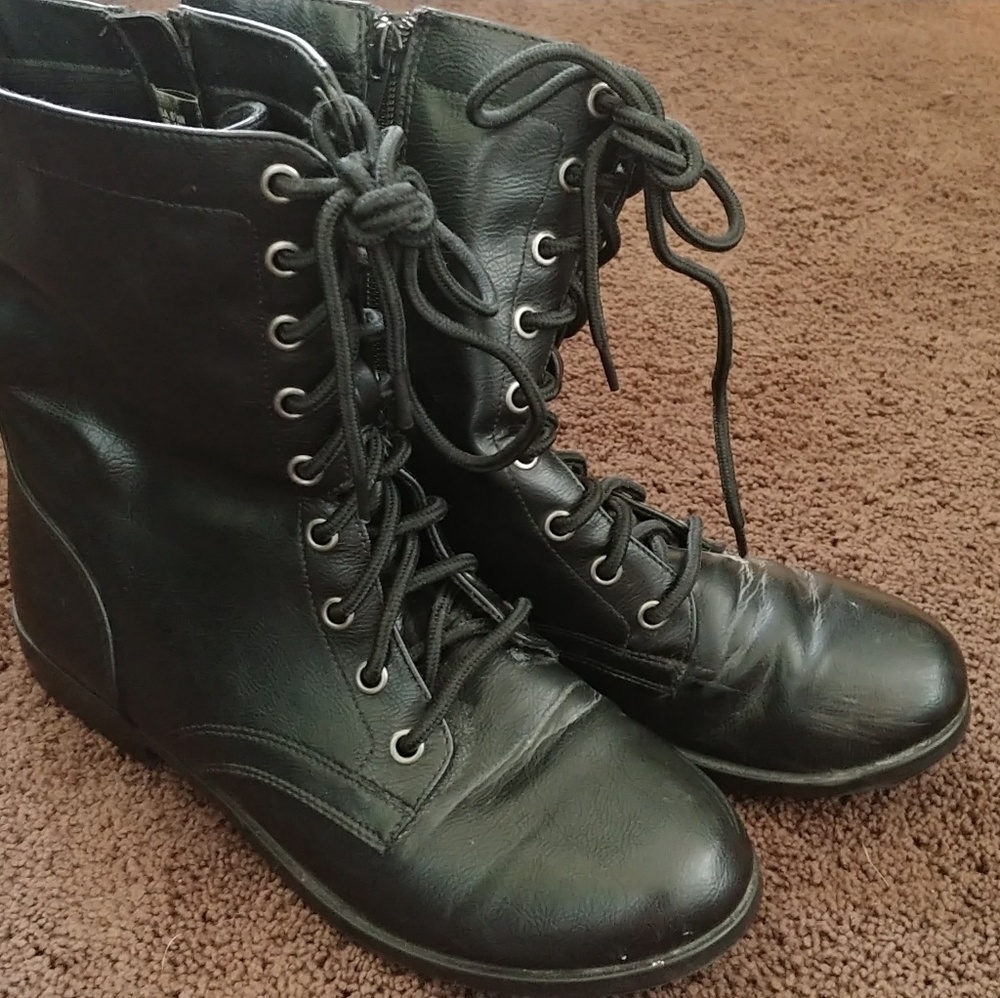 SafesTep Non-slip Black Lace Up Boots with Zipper